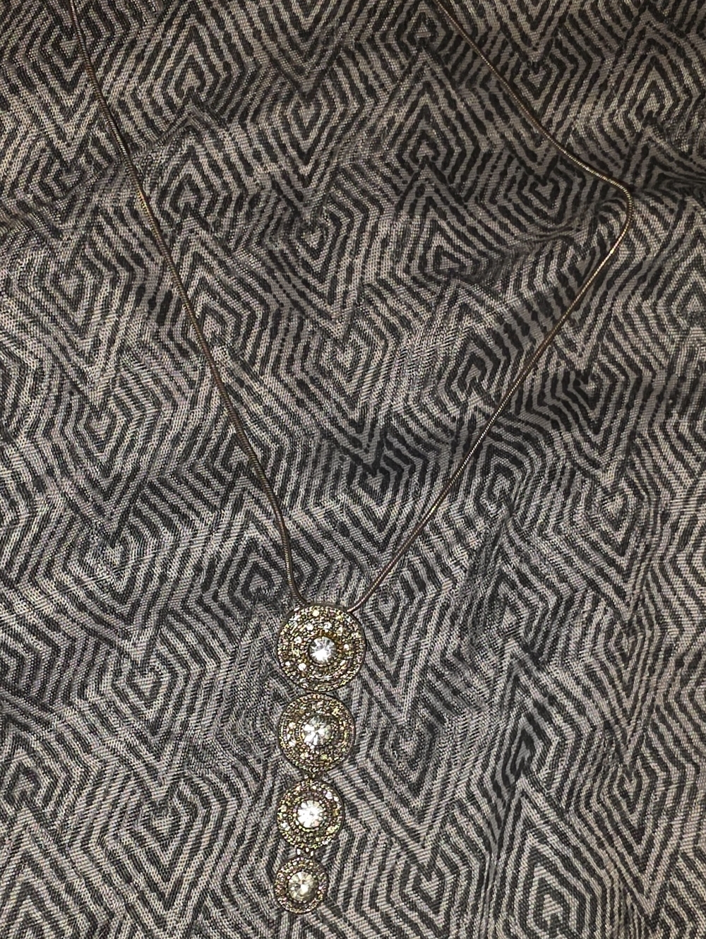Silver Pendant Rhinestone Necklace